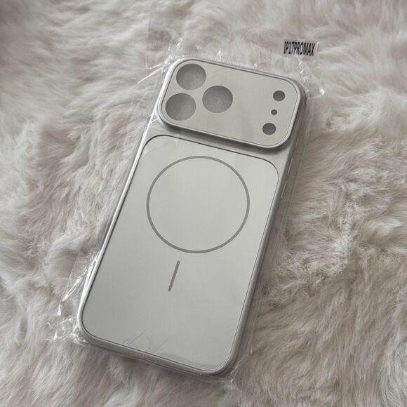 IPhone 17pro max magsafe complete full coverage case - Silver - Picture 2 of 6